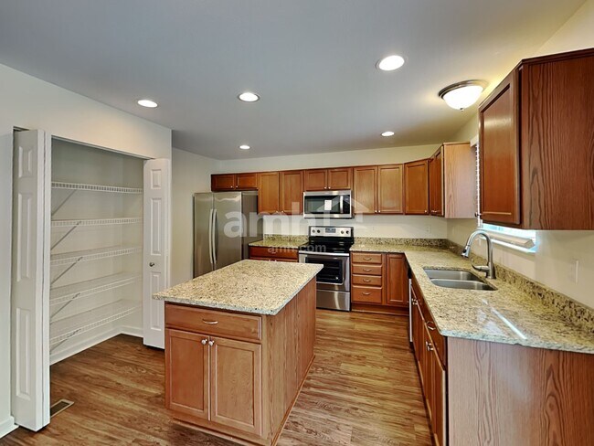 Photo - 320 Abbey Ave