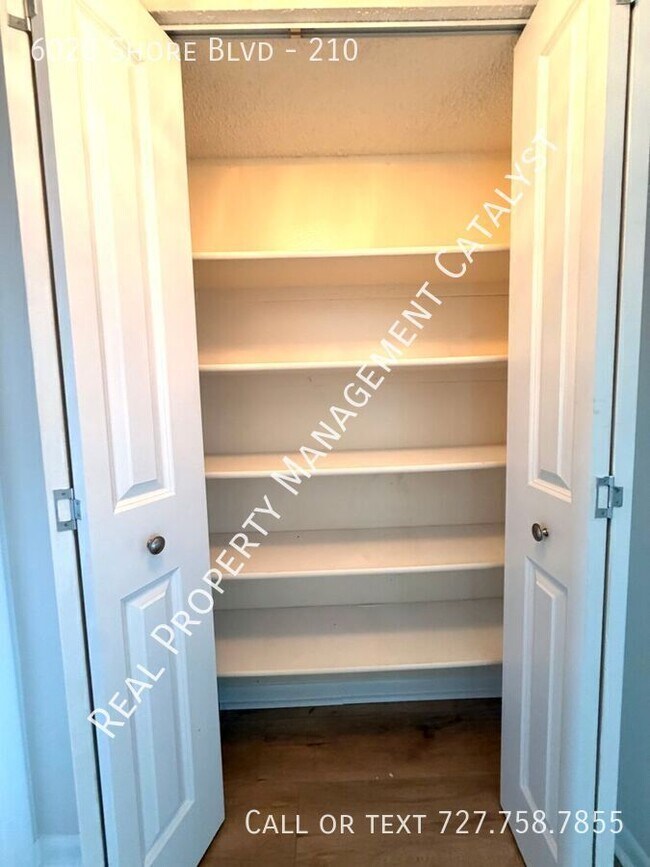 Photo - 6020 Shore Blvd S