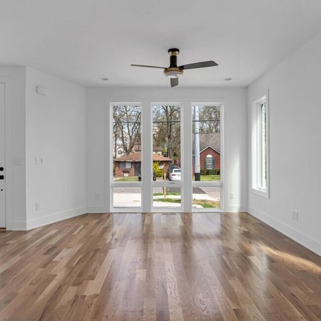 Photo - Stunning 4 Bedroom, 3.5 Bath Luxury Home in Nashville