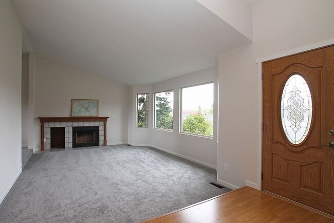 Photo - 4 Bedroom 2.5 Baths+ Bonus Home Office/ Woodinville $3850 per Month