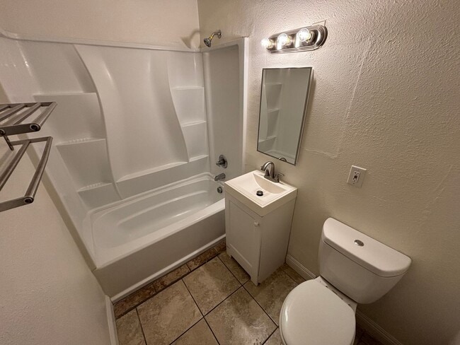 Photo - Charming 2Bed/1Bath ground floor apartment located in Northern/Central part of Las Vegas