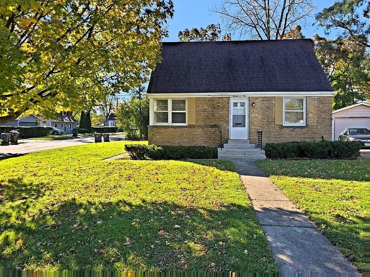 ** Renovated 3 Bed / 2 Bath Home** - ** Renovated 3 Bed / 2 Bath Home**