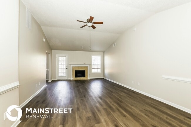 Photo - 1915 Portwest Way