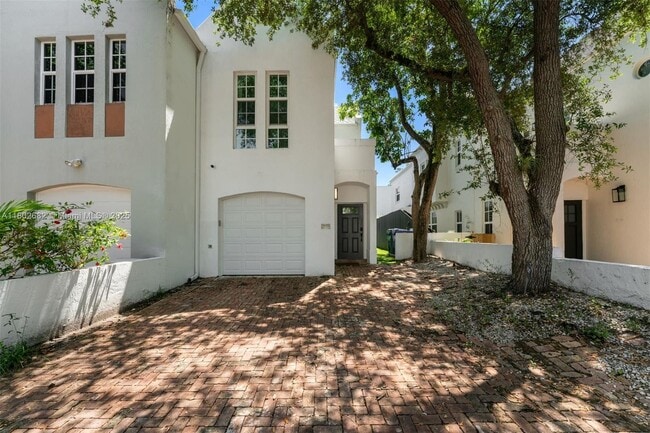 Photo - 3125 Paola Dr Townhome