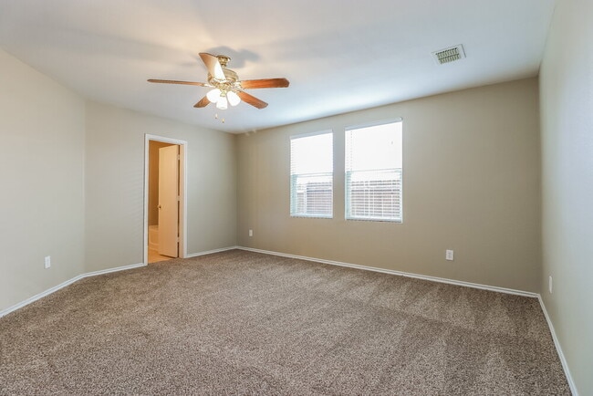 Photo - 4013 Foxhound Ln
