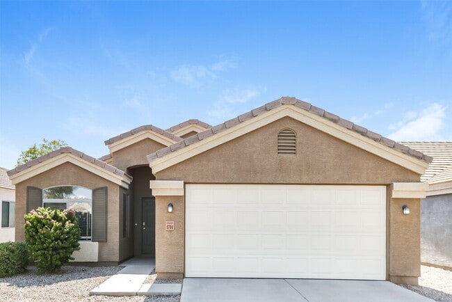 Building Photo - 5704 S 32nd Dr