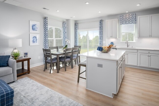 Photo - 3 Bedroom, 2.5 Bathroom Townhome in Crescent Cove - Summerville