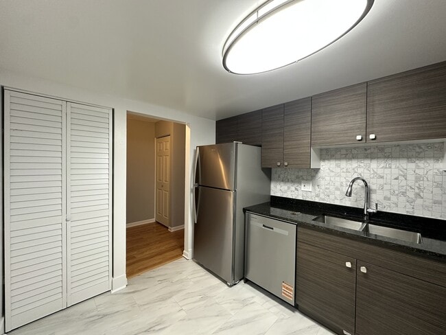 Photo - 525 N Quentin Rd Unit 403