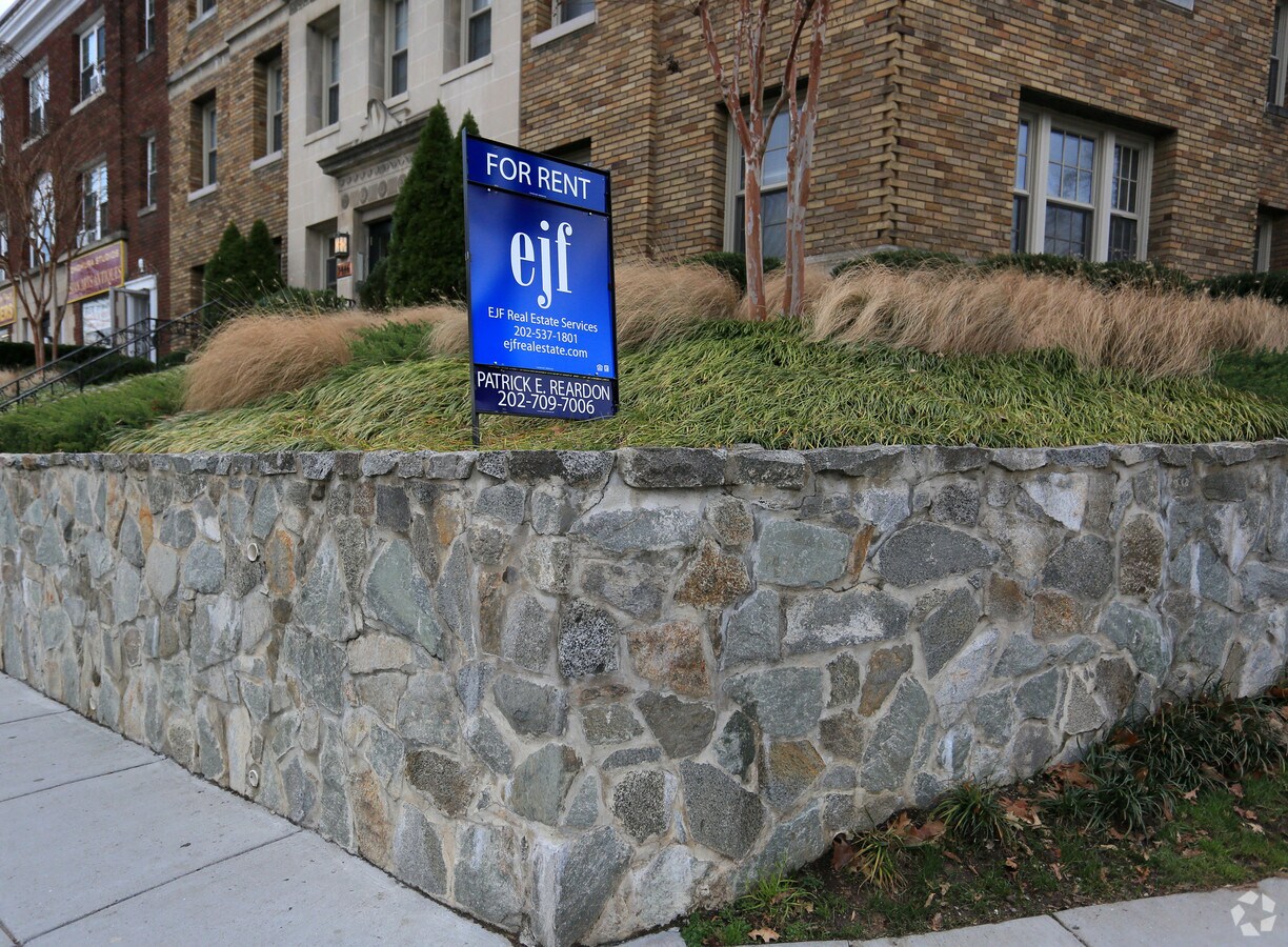 Photo - 3446 Connecticut Ave NW