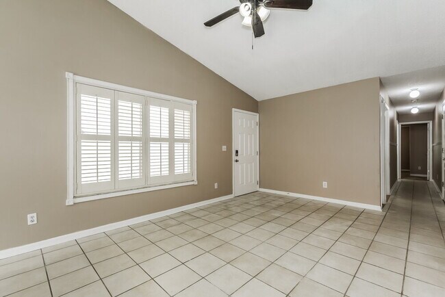 23033 Clearwater Pl
