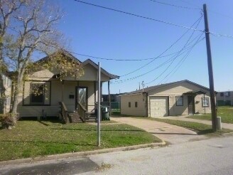 Photo - Del Isle Apartments