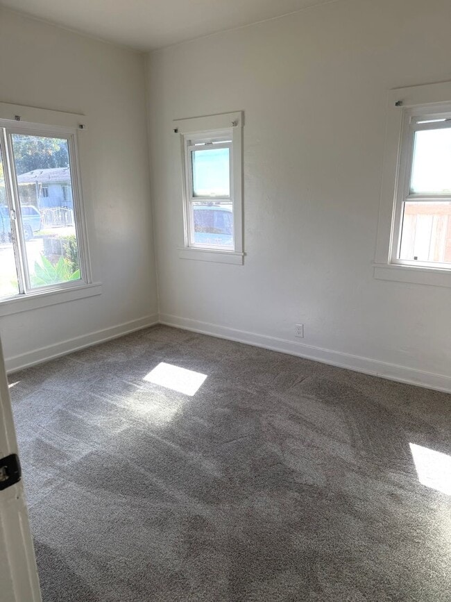1715 Chino St Unidad C - Main House