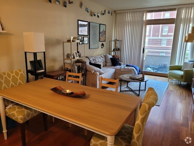 Building Photo - 888 N Quincy St Unit 408 Rental