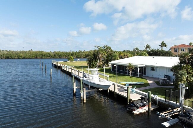 Photo - 8585 SE Palm St