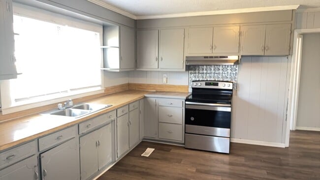 Photo - 3 bedroom 1 bathroom house available