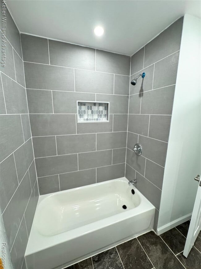 Photo - 8841 Auburn St