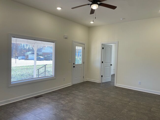 Photo - Newly Renovated 2-3 Bed, 1 bath home locat...