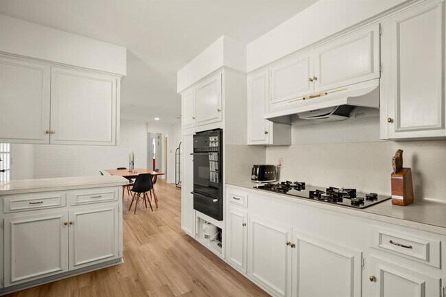 Photo - 11805 Oak Trail