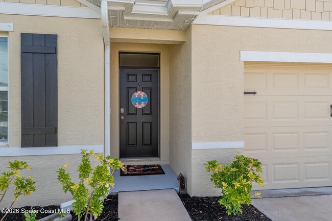 Photo - 1075 Trinity St