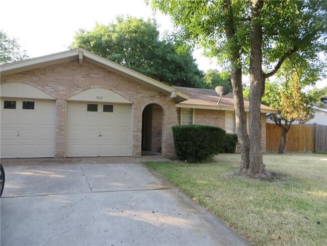 Photo - 502 Tanglewood Dr House