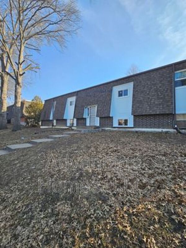 Building Photo - 711 N 70th St Rental