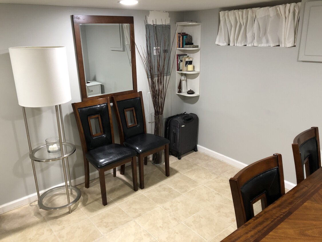 Finished basement, can be another office space - 524 Dudley St (Philadelphia, PA)