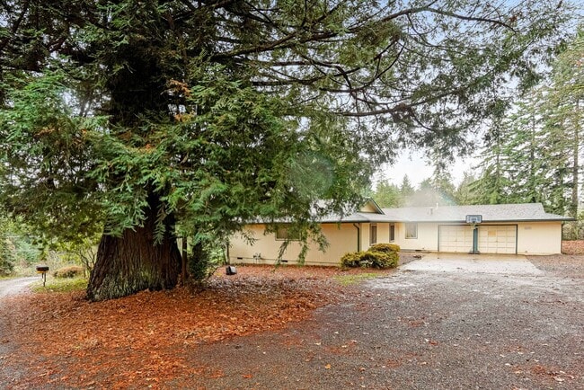 Photo - Secluded 4 bed, 2 bath home in West Salem, OR