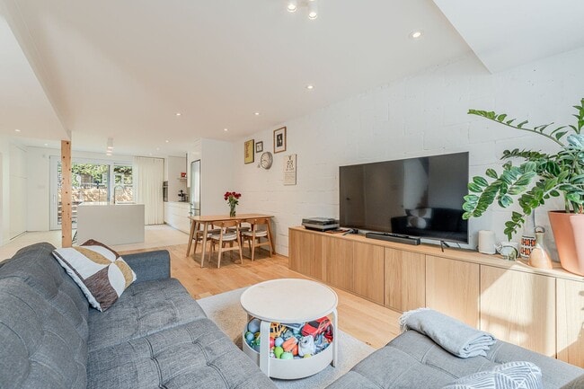 Photo - 10625 Av. Curotte