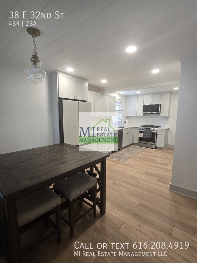 Photo - 38 E 32nd St