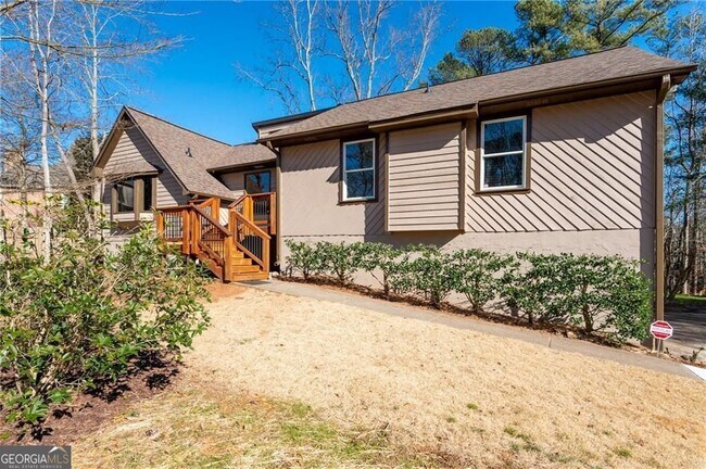 Photo - 4800 Grants Way NE