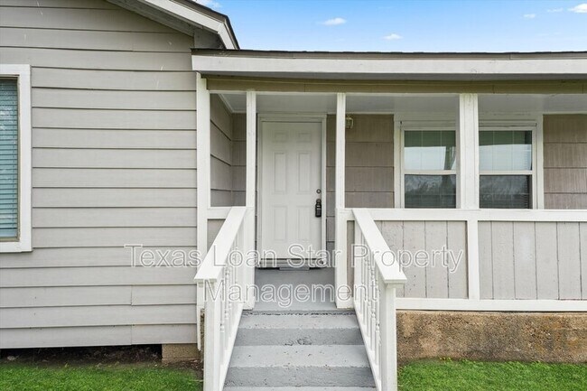 Photo - 1107 Defender St