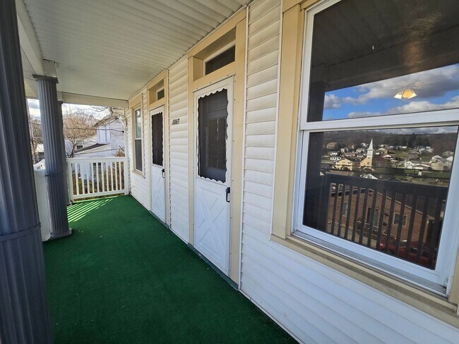 Photo - mad5865 Unit 5867