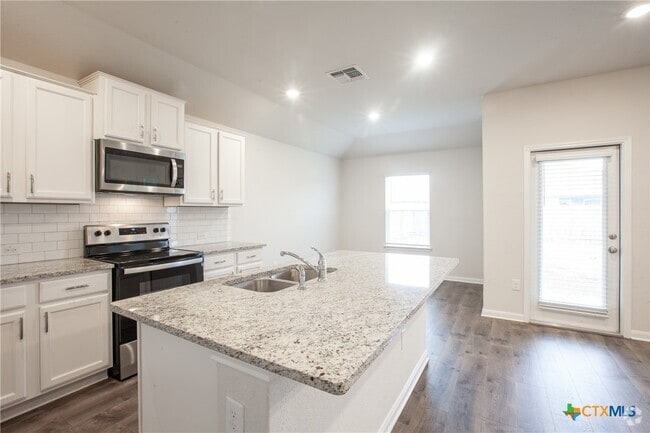 Building Photo - 2125 Silver Maple Rental