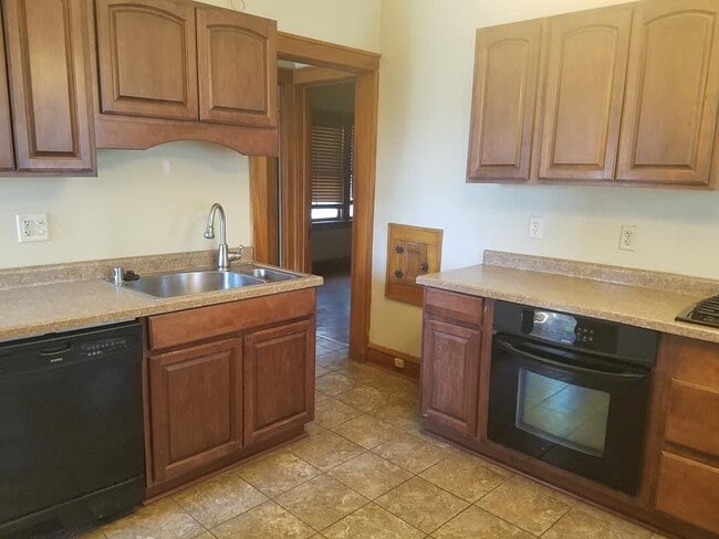 Photo - 3451 N Booth St