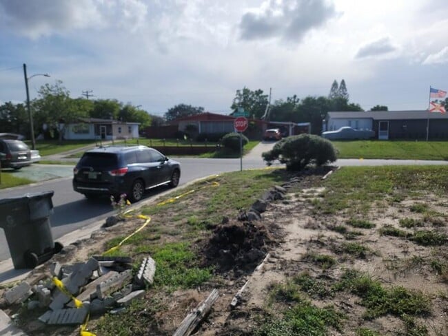 Photo - 1700 Chaucer Rd