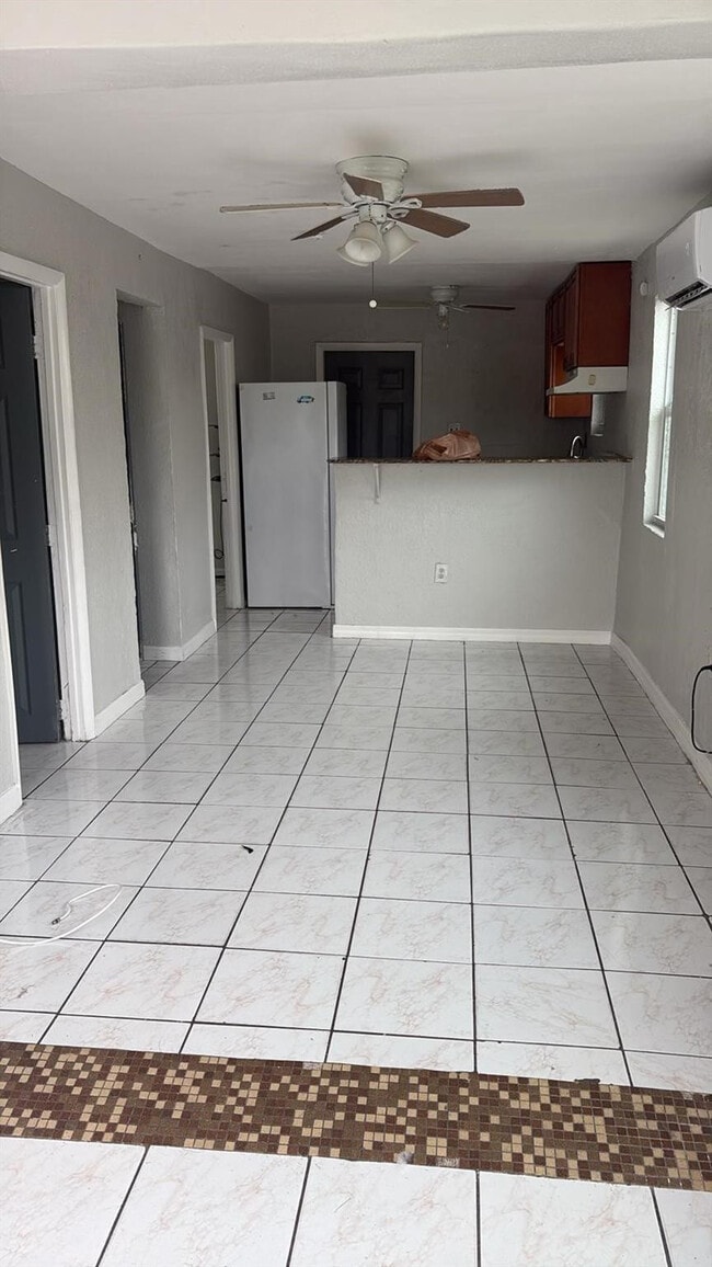 Photo - 222 NE 13th Ave