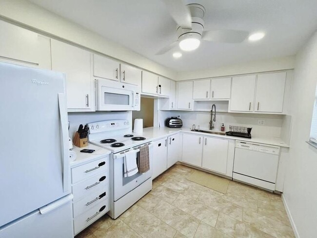 Building Photo - 7080 Nova Dr