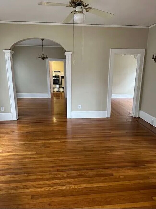 Photo - 2053 College Cir N