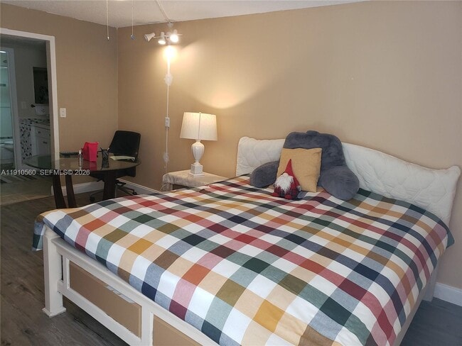 Photo - 3101 N Country Club Dr Unit 101