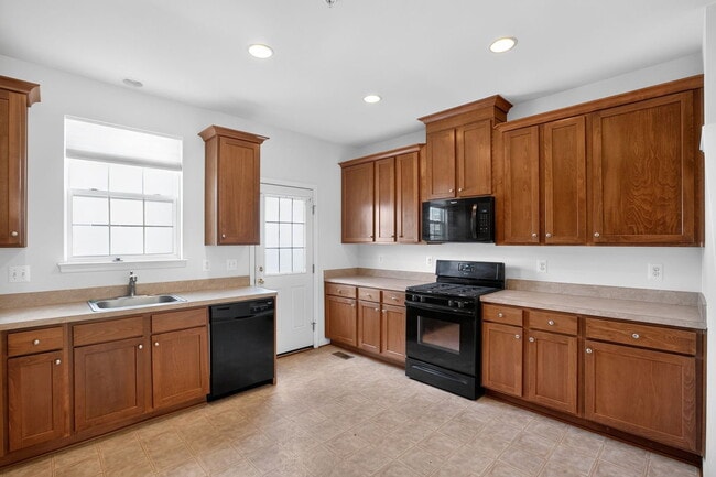 Photo - 23111 Foxglove Way