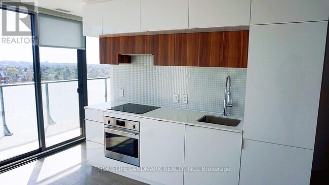 Photo - 185 Roehampton Ave Unit 1306