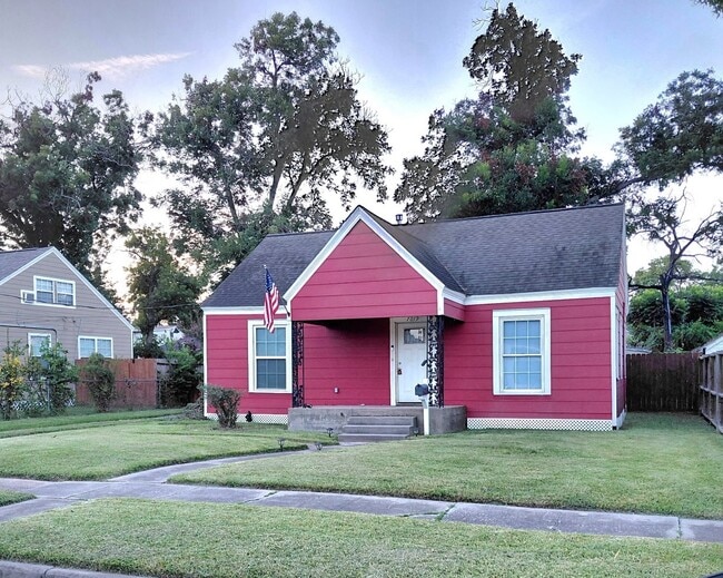 Building Photo - 7019 Linden St Rental