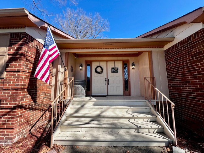 Beautiful Brick Ranch in the Stratford Cha... - Beautiful Brick Ranch in the Stratford Cha... House