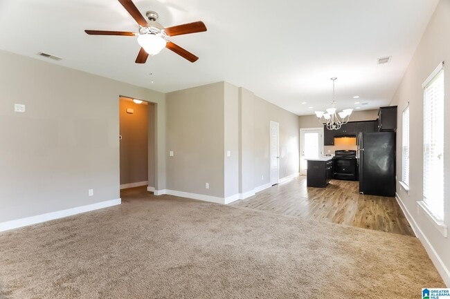 Photo - 140 GREENWOOD Cir