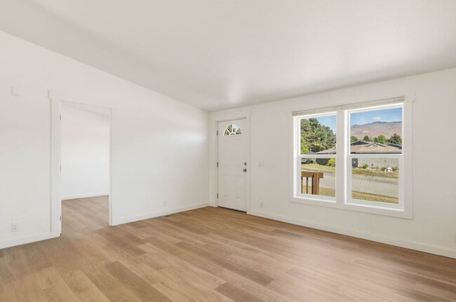 Photo - 3 Bedroom, 2 Bathroom Home