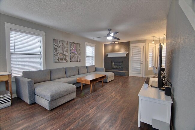 Photo - 2924 Canyon Oaks Ct