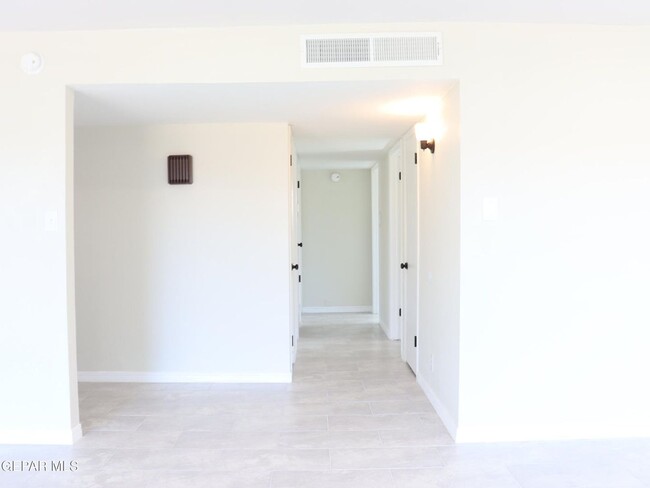 Photo - Beautiful 3 bed/2 baths and more for RENT