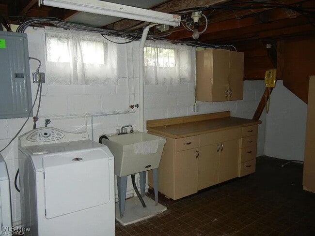 Photo - 6228 Archwood Rd