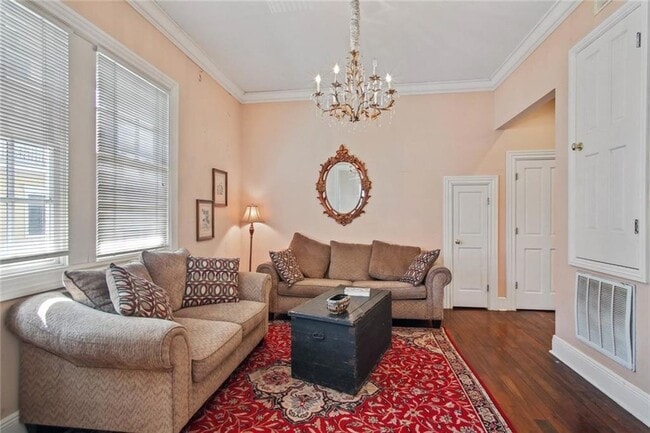 Photo - 741 Dauphine St