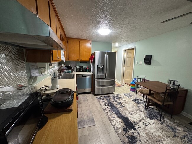 Photo - 7445 Carver Rd